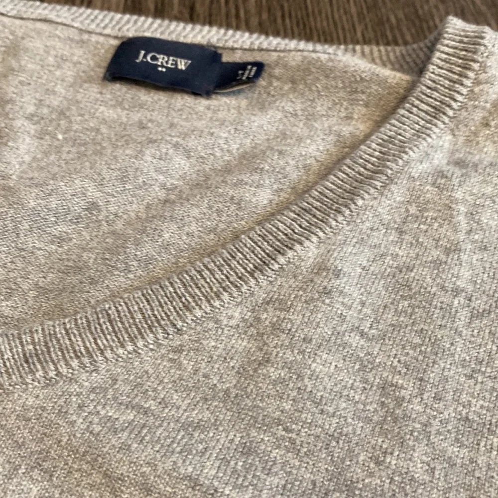J. Crew Factory V-Neck long sleeve sweater. Size LT. Medium gray. Lightweight.